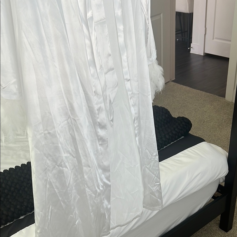 Elegant White Satin Bridal Robe - Picture 5 of 5